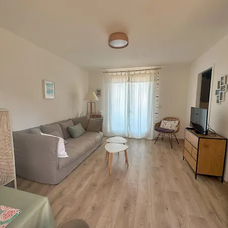 A Moresca Apartment *